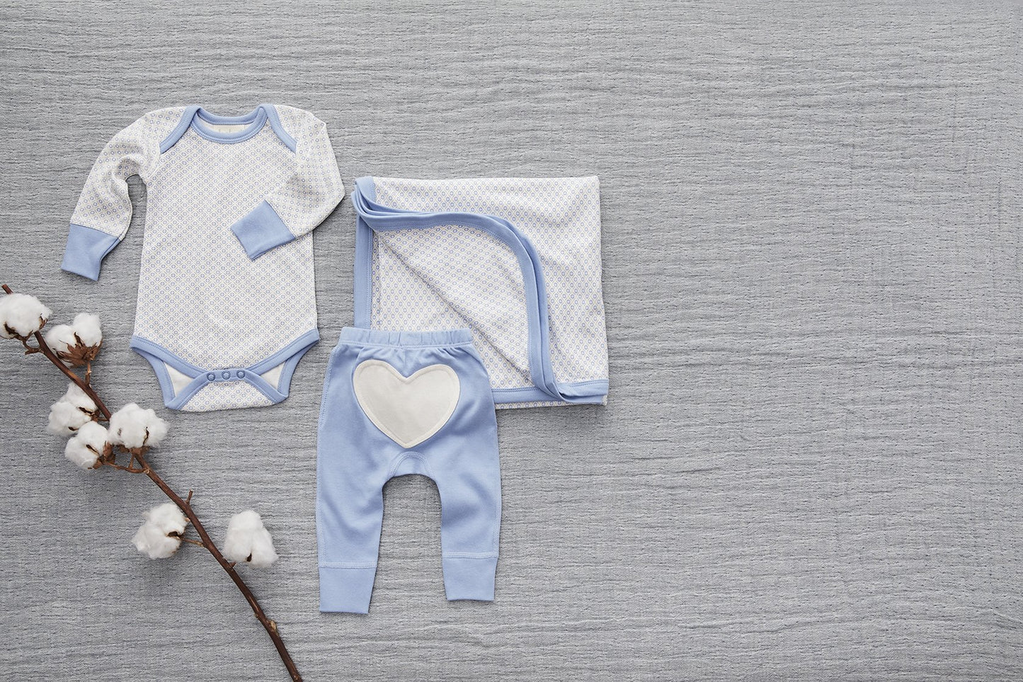 
                  
                    Little Boy Blue Long Sleeve Bodysuit - Sapling Organic Baby Clothes
                  
                